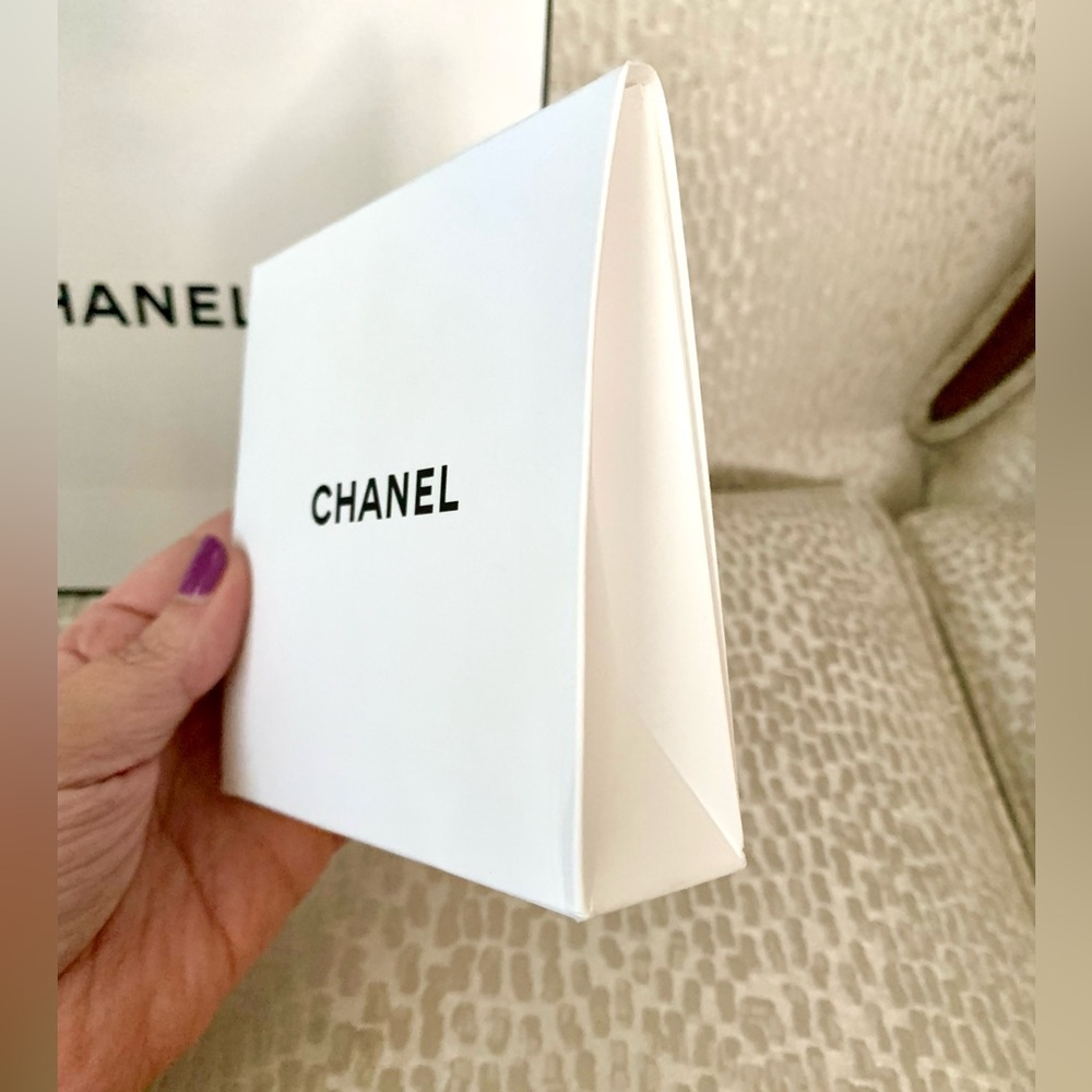 CHANEL GIFT Bag Trio - Picture 4 of 4